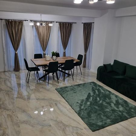 Apartament Mihai Cassas Residence كرايوفا المظهر الخارجي الصورة